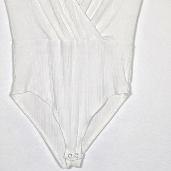 Bundle of two women’s  body suits - Picture 8 of 10